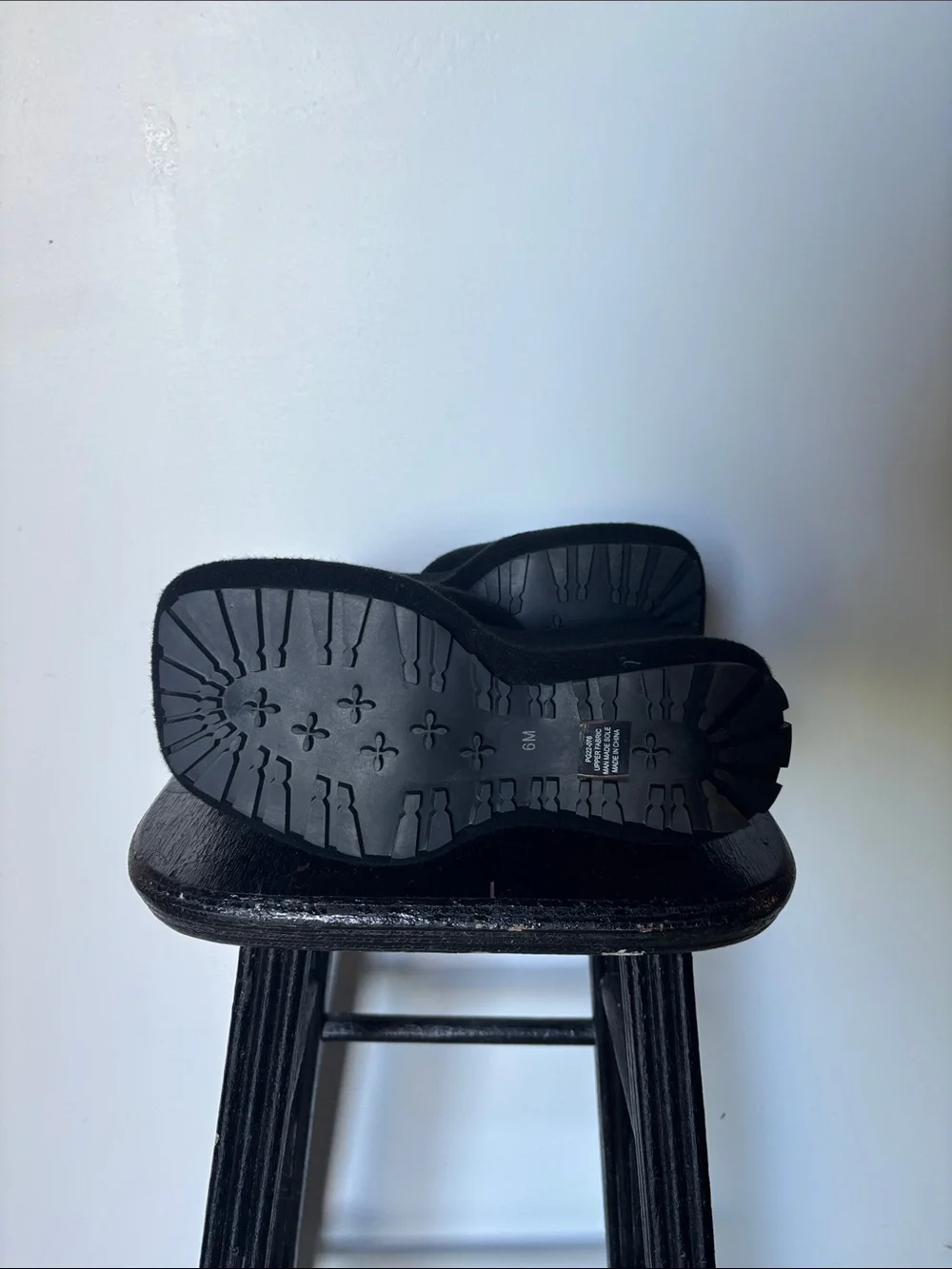 Dolls Kill Poster Grl “THAT'S MY NAME”Platform Slides Size 6 NWOB